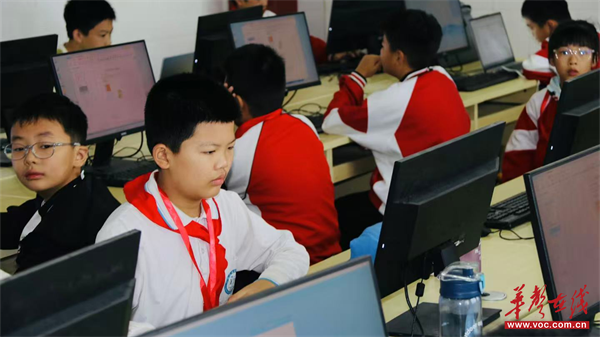第13届湘潭市青少年机器人竞赛湘潭县选拔赛在湘潭江声实验学校(烟塘)小学部举行